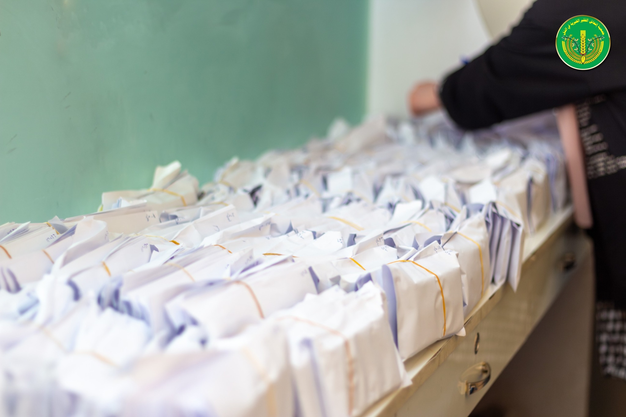 الانتهاء من توزيع المساعدات المالية والعينية للشهر الرابع للمدرجين والأيتام.💚✨